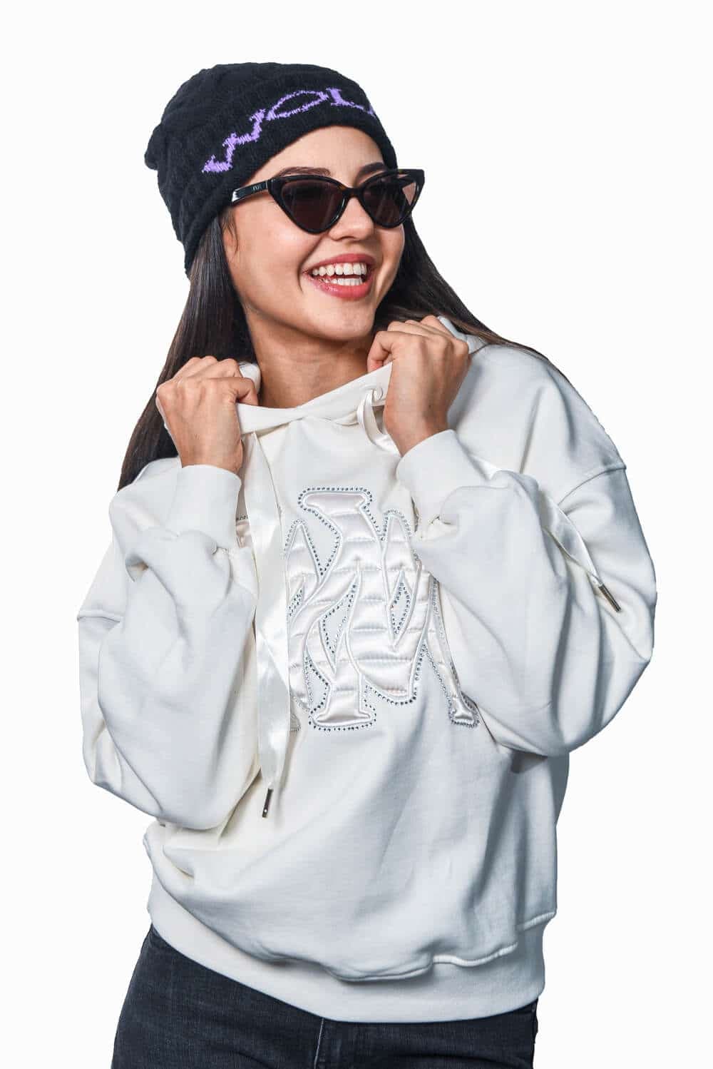 Суитчър с лого надпис